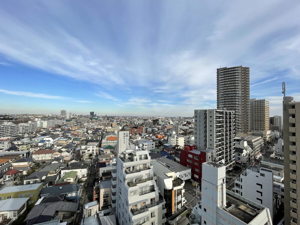 現地からの眺望（東方面）：天気の良い日には東京スカイツリーも見えます♪