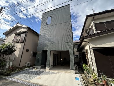 “ゴードンミラー”とコラボしたガレージハウス